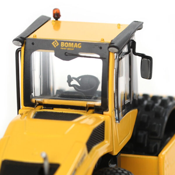 Model - Vibračný valec BW 213 PDH - Bomag - Image 6