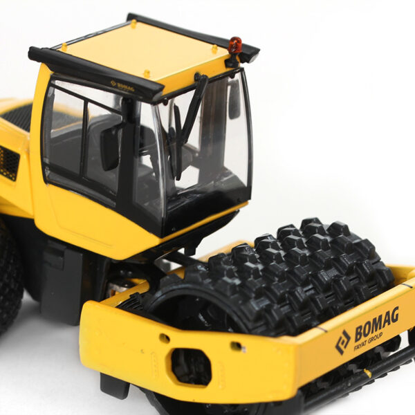 Model - Vibračný valec BW 213 PDH - Bomag - Image 5