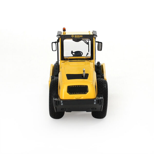 Model - Vibračný valec BW 213 PDH - Bomag - Image 4